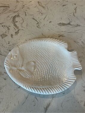Style Eyes by Baum Bros Embossed Fish Platter 12x9 in white